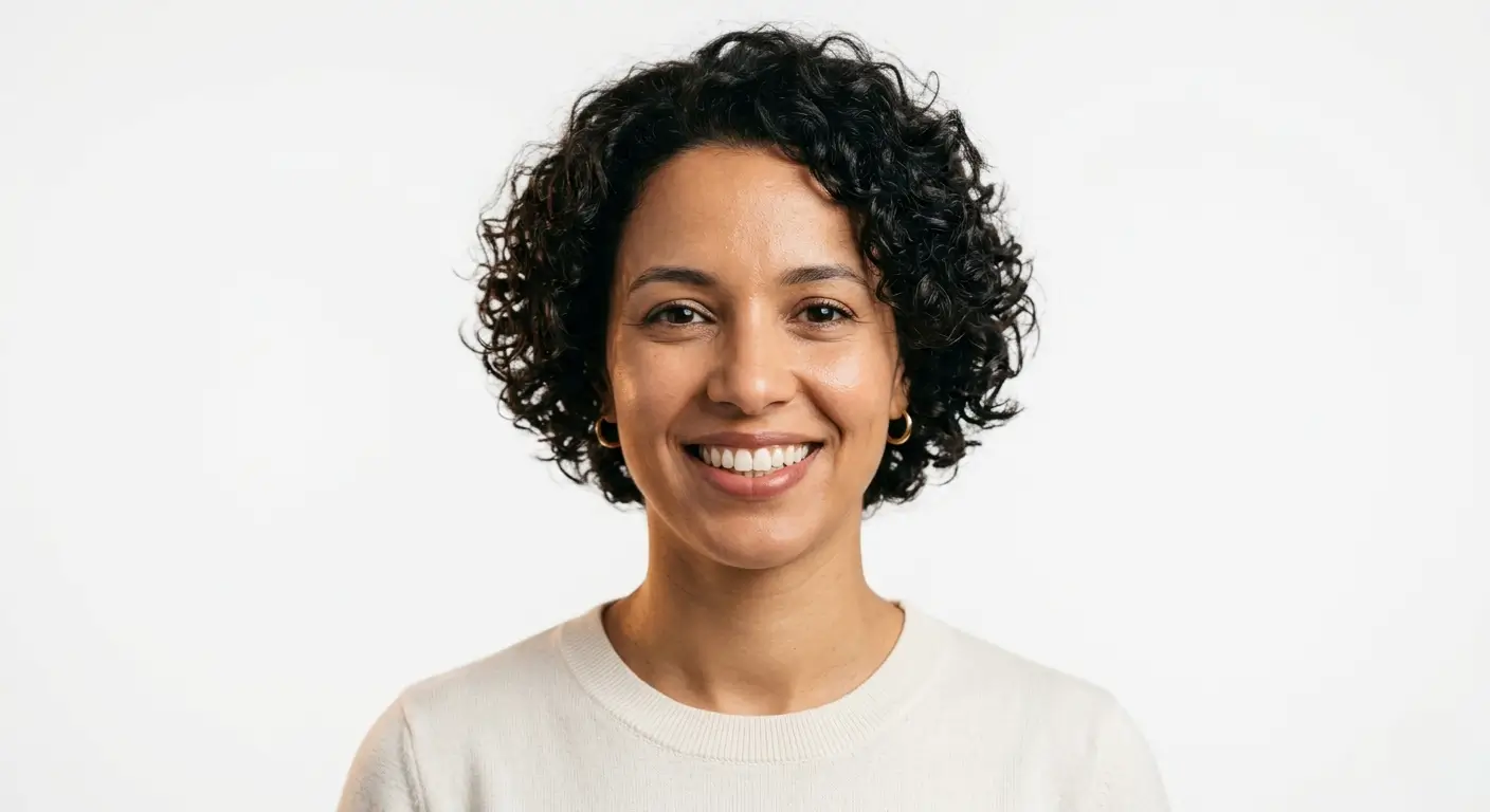 Patiente souriante au Centre Dentaire Docteur Nadia Boussir, Casablanca